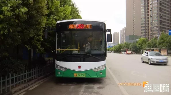 在公交车上弄到高C了怎么办？听说最近在公交车上发生了惊人事件，竟有人因此引发了大规模的讨论！